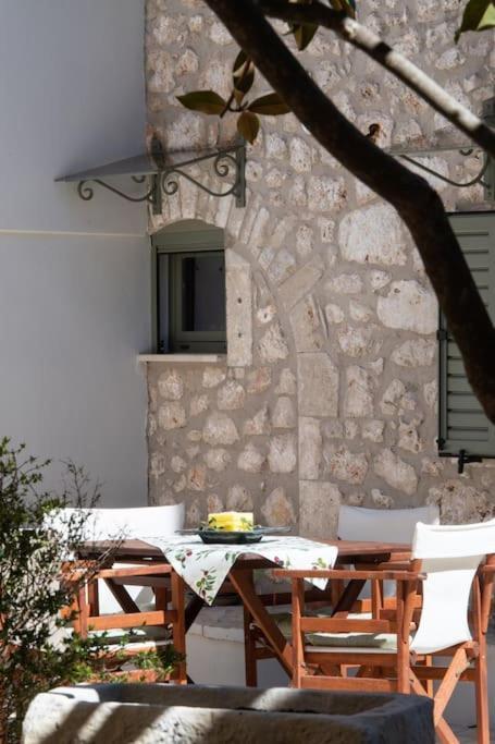 La Casa Di Bella A Tradional Stone House With Barbecue Villa Karia  Exterior photo